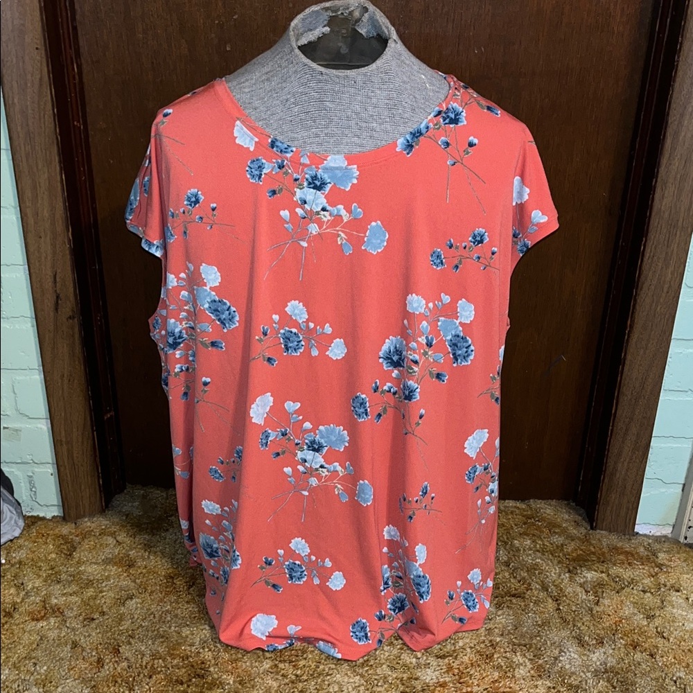 NWT Northcrest Coral and Blue Floral Short Sleeve Top